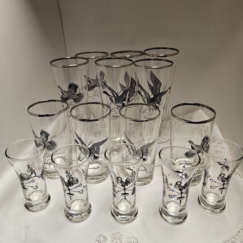 Bird Design Glassware Set with Black Accents